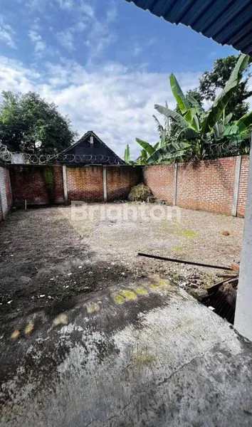 image RUMAH 2 LANTAI, SIAP HUNI, LOKASI STRATEGIS DEKAT KOTA (6)