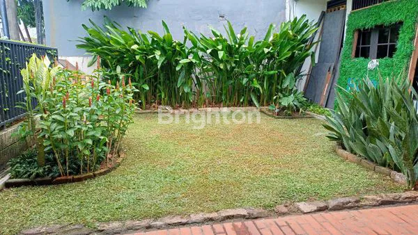 image RUMAH ASRI HARUS TERJUAL 225METER DEKAT MRT LEBAK BULUS JAKARTA SELATAN (6)