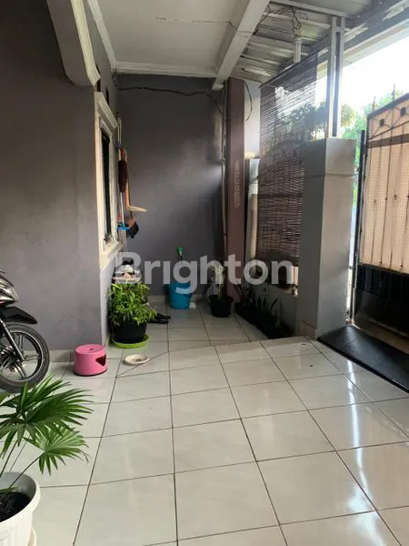 image RUMAH CANTIK ELEGAN 2 LT JALAN SEMUT RAYA MARGAHAYU BEKASI KOTA BEKASI TIMUR STRATEGIS BEBAS BANJIR (2)