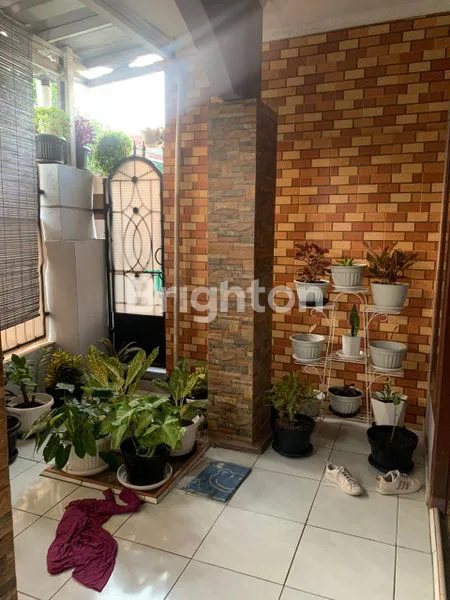 image RUMAH CANTIK ELEGAN 2 LT JALAN SEMUT RAYA MARGAHAYU BEKASI KOTA BEKASI TIMUR STRATEGIS BEBAS BANJIR (3)