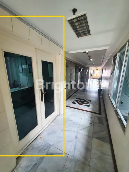 image JUAL KANTOR SIAP PAKAI + MEZZANINE - LOKASI STRATEGIS DI JALAN YOS SUDARSO (7)