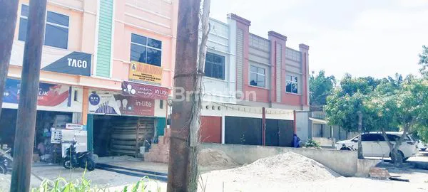 image SEWA RUKO 2 LANTAI PREMIUM 200M² DI JL. SRIKANDI, AKSES JALAN UTAMA (2)