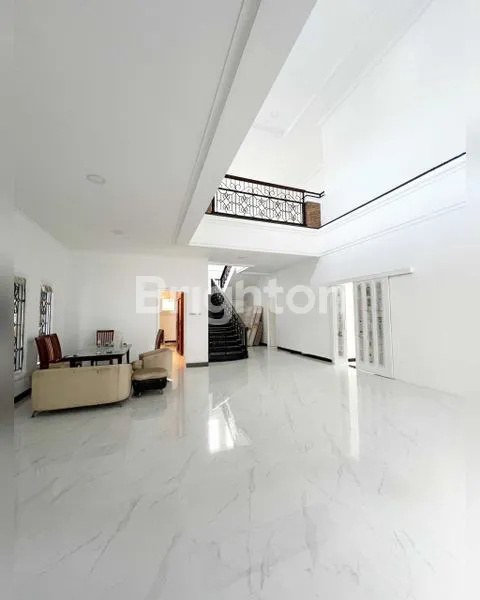 image RUMAH MULYOSARI PRIMA LOKASI STRATEGIS, PARKIRAN LUAS 6 MOBIL, GENSET, DAN JACUZZI (4)