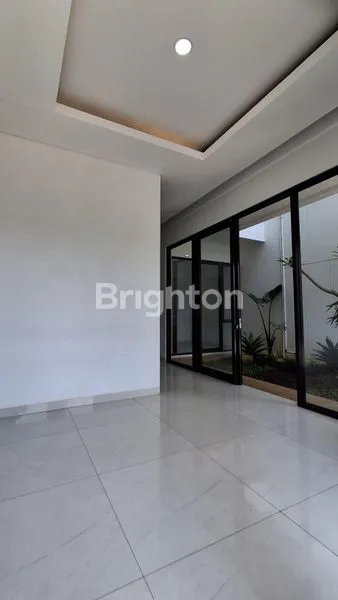 image RUMAH CANTIK 2 LANTAI DEKAT EXIT TOL MALANG KOTA (2)