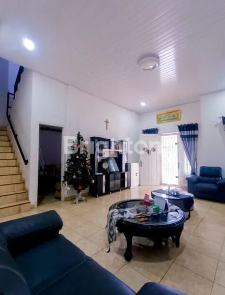 image RUMAH 2 LANTAI SIAP HUNI DI KOMPLEK GRAHA KUSWARI MEDAN (2)