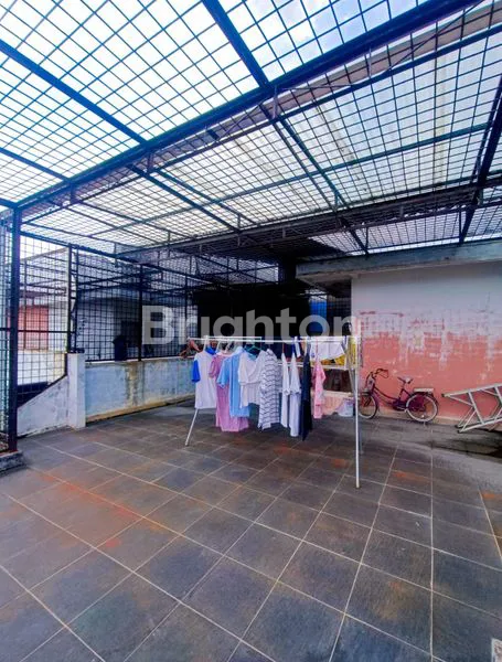 image RUMAH 2 LANTAI SIAP HUNI DI KOMPLEK GRAHA KUSWARI MEDAN (8)