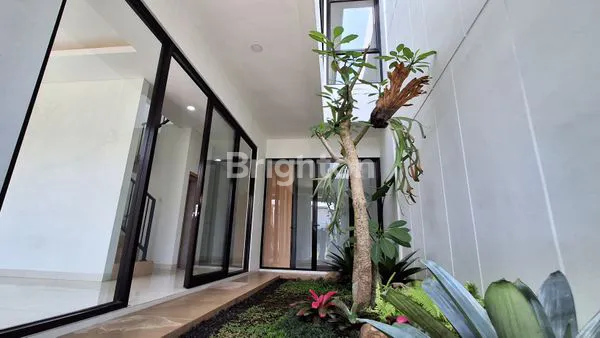 image RUMAH CANTIK 2 LANTAI DEKAT EXIT TOL MALANG KOTA (3)