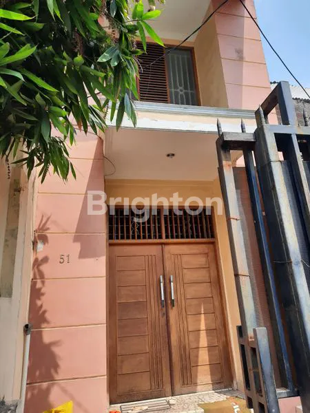 image RUMAH 1.5 LANTAI STRATEGIS DI TAMBORA JAKARTA BARAT SHM (1)