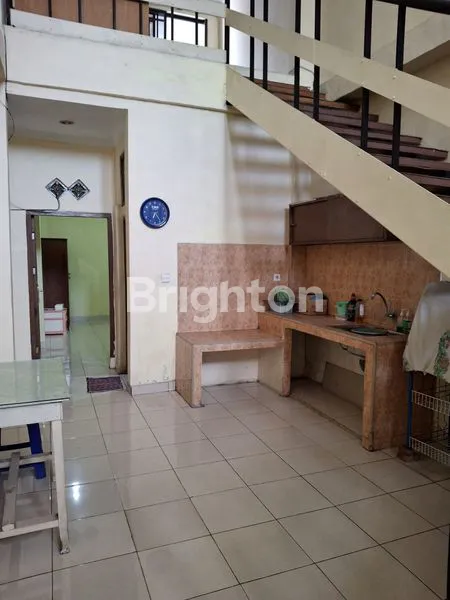 image RUMAH 1.5 LANTAI STRATEGIS DI TAMBORA JAKARTA BARAT SHM (3)