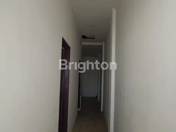 image RUMAH 4 LANTAI DI JELAMBAR, JAKARTA BARAT, SEMI FURNISHED, ROW JALAN MUAT 2 MOBIL, CARPORT 1 MOBIL. (6)