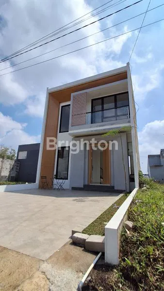 image RUMAH 2 LANTAI DEKAT EXIR TOL MALANG KOTA (1)