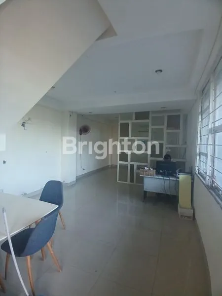 image RUKO 3 LANTAI SIAP PAKAI DEKAT MERR & RUNGKUT INDUSTRI (3)