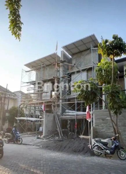 image RUMAH GRESS MANYAR UNDER 2M DGN ROW JALAN 4 MOBIL (2)