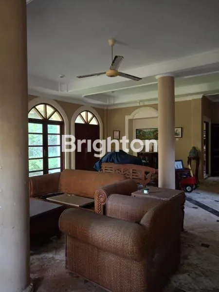 image RUMAH MEWAH AMERICAN CLASSIC 1250M² DI PERMATA NUSA DUA (3)