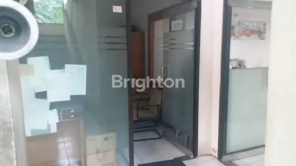 image KANTOR SIAP PAKAI LOKASI STRATEGIS DI JALAN UTAMA RAYA PRAPEN - JEMURSARI (8)