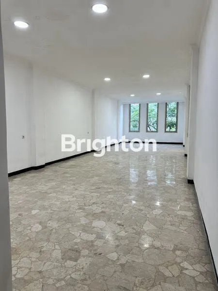 image RUKO 3 LANTAI BAGUS SIAP PAKAI NOL JALAN RAYA KARIMUN JAWA (3)