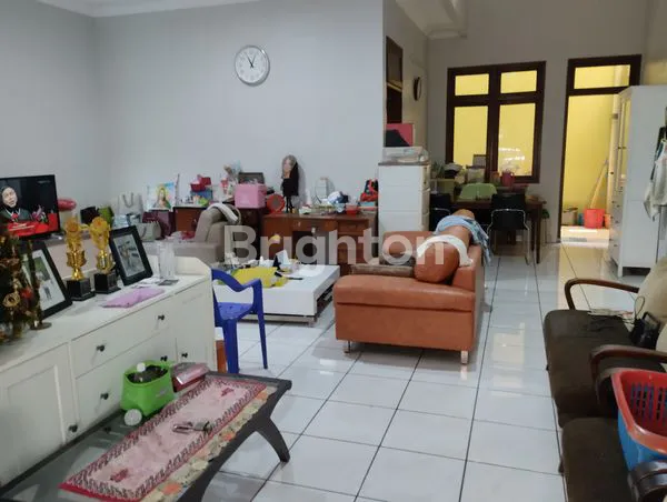 image DI JUAL RUMAH 2 LANTAI DI SEKTOR 1G GADING SERPONG  (2)