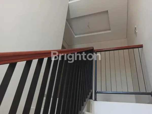 image SIAP HUNI RUMAH BARU GRESS MINIMALIS ROYAL PAKA SURABAYA TIMUR, SELANGKAH KE MERR  (8)