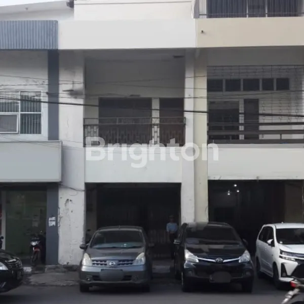 image RUKO LAMA DI KEMBANG JEPUN, PERLU RENOV COCOK UNTUK KANTOR ATAU BANK, LOKASI SANGAT STRATEGIS JALANAN RAMAI  (1)