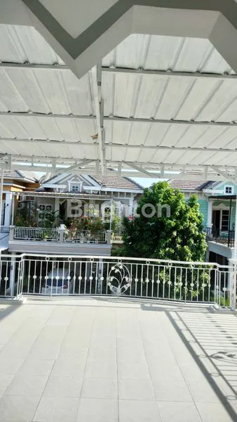 image LOKASI STRATEGIS TIDAK JAUH KE MALL LIVING WORLD, RUMAH 2 LANTAI SIAP HUNI DI DALAM CLUSTER KOTA WISATA, CIBUBUR, GUNUNG PUTRI, BOGOR, JAWA BARAT (8)