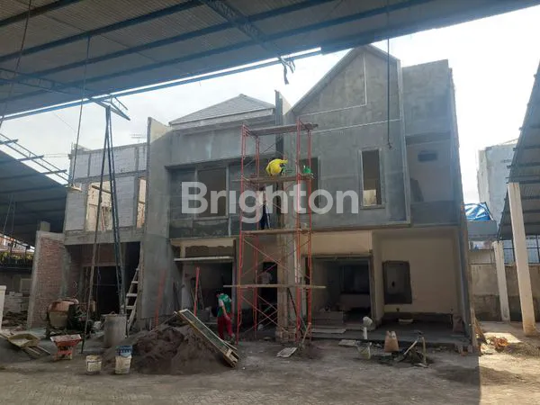image RUMAH MINIMALIS 2 LANTAI DI PETEMON STRATEGIS SHM SURABAYA PUSAT (1)