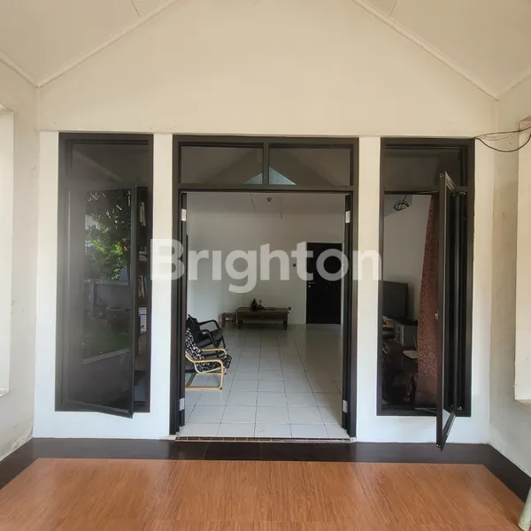 image RUMAH HOEK 3 KAMAR TIDUR DIJUAL MURAH DI SEKTOR 1C GADING SERPONG (3)