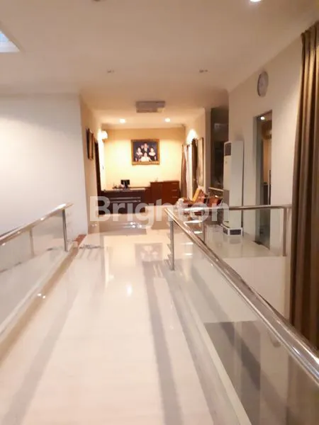 image RUMAH MEWAH, LUAS DAN ASRI DI SUTRA MAGNOLIA ALSUT , BONUS  LEBIH TANAH 150 M² (3)