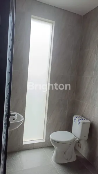 image RUMAH LOKASI MENGANTI GRESIK (MINIM 2 TAHUN) ADA TAMAN DAN CARPORT (7)