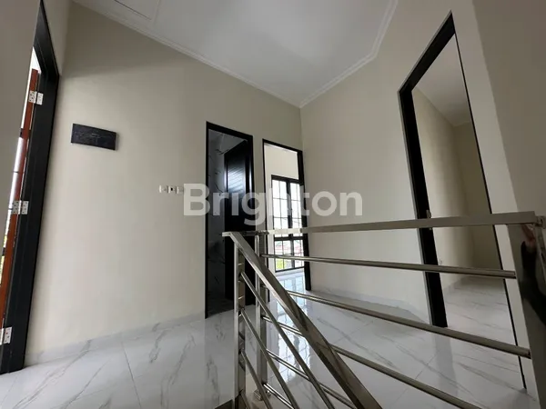 image PERUM PONDOK NIRWANA SELANGKAH KE MERR, CARPORT 3 MOBIL, RUMAH BARU ! (4)