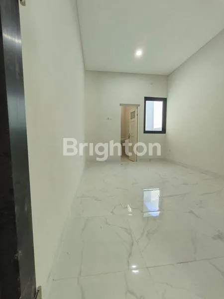image NEW GRESS HOUSE BARU MODERN LEBAK SANGAT DEKAT RAYA KENJERAN MERR UNIVERSITAS UNAIR PAKUWON CITY GALAXY MALL GM (3)