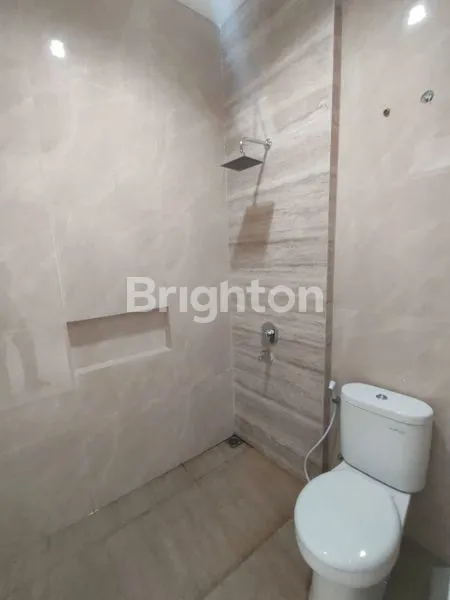 image RUMAH 2 LANTAI MINIMALIS DI PANTAI MENTARI SHM SIAP HUNI (4)