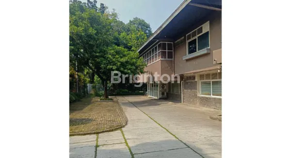 image GEDUNG KANTOR SHM SUPER STRATEGIS KEBAYORAN BARU JAKARTA SELATAN (1)