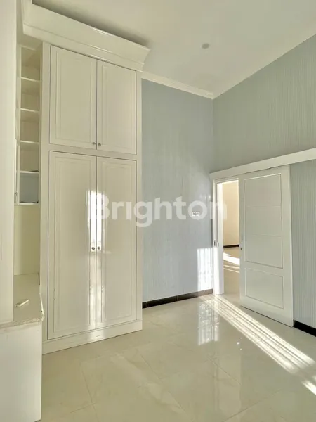 image DIJUAL RUMAH TINGGAL DELTA SARI 2,5 LANTAI, LINGKUNGAN AMAN DAN NYAMAN, DEKAT SPORT CENTER  (8)