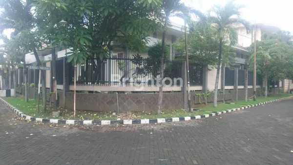 image RUMAH BESAR HOOK FULL FURNISH DI KERTAJAYA INDAH TENGAH SURABAYA  (6)