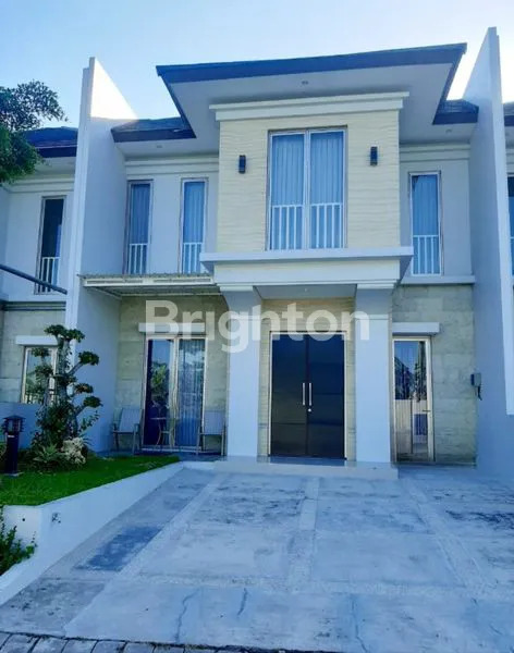 image RUMAH MEWAH 2 LANTAI FULL FURNISH DI GREENLAND RESIDENCE BARAT SURABAYA (1)