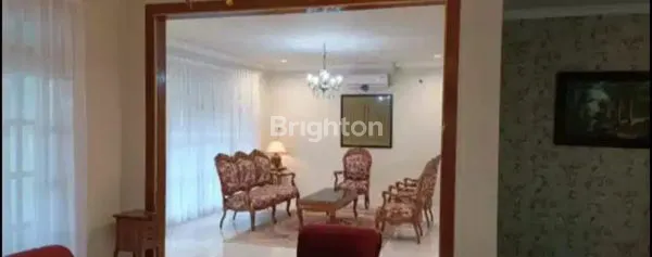 image RUMAH STRATEGIS JL. KARTINI GRESIK, 8 KAMAR LUAS 650M² (2)