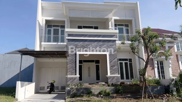image DIUAL RUMAH MEWAH TERAWAT MURAH CITRALAND SURABAYA (1)