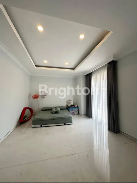 image DIJUAL RUMAH BAGUS MEWAH TERAWAT DAN MURAH GRAHA NATURA SURABAYA (6)