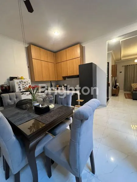 image HOT! RUMAH CANTIK DEKAT PINTU TOL, BONUS MOBIL! (3)