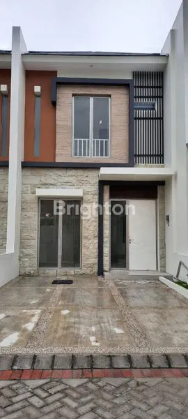 image RUMAH 2 LANTAI MINIMALIS MODERN DI GREENLAND RESIDENCE, LABAN MENGANTI, BARAT SURABAYA (1)