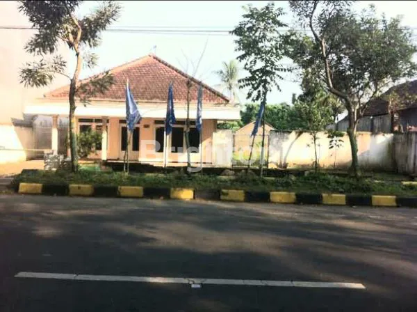 image PROPERTI PREMIUM 1020M² DI JALAN UTAMA KEPANJEN, JUAL/SEWA (3)