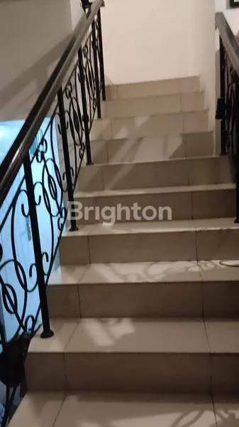 image RUMAH TINGGAL DI GADING SERPONG (8)