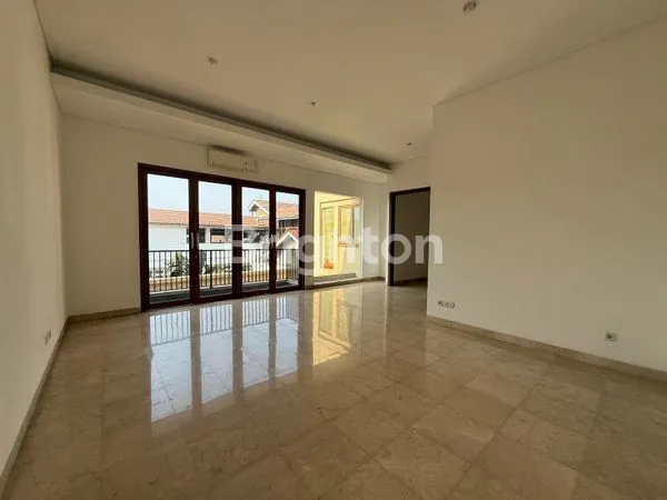 image RUMAH MEWAH KEMANG 2.5 LANTAI DENGAN KOLAM RENANG PRIBADI (7)