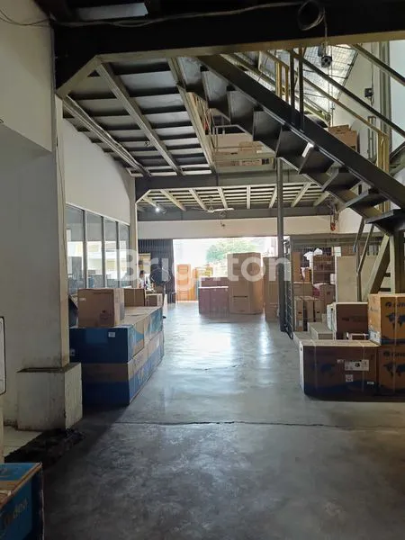 image GUDANG BAGUS 2 LANTAI ADA LIFT BARANG LOKASI STRATEGIS DI SEMARANG TIMUR (4)