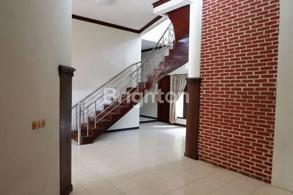 image JUAL RUMAH SIAP HUNI, LUAS, NYAMAN DAN STRATEGIS (4)