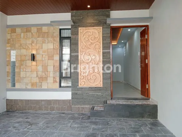 image RUMAH BARU 3BR MODERN MINIMALIS DAN STRATEGIS DI AREA PAKERISAN DENPASAR SELATAN BALI (1)