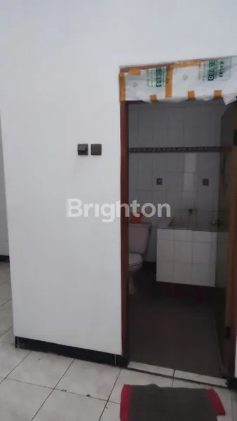 image DIJUAL RUMAH DI PERUMAHAN KEDUNG BARUK PONDOK NIRWANA NOL JALAN MERR HARGA MURAH (7)