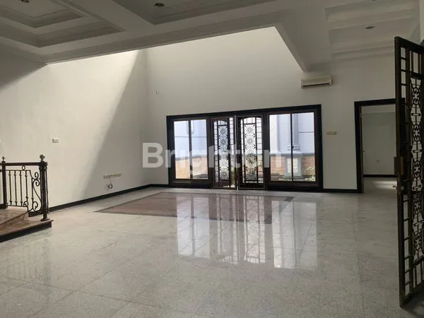 image RUMAH SEMI-FURNISHED DI PAKUWON CITY, DEKAT MALL (5)