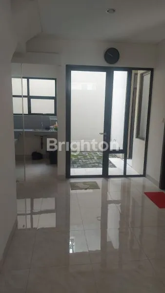 image DIJUAL RUMAH RAPI DAN NYAMAN DI LAVON SWANCITY (5)