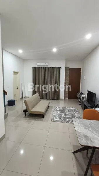 image RUMAH 2 LANTAI FULL FURNISH SIAP HUNI DI BSD (2)